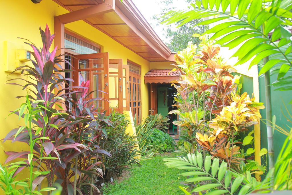 Familyhouse Apartment Negombo Exterior photo